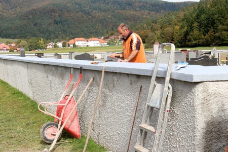 GRAHOVO OBNOVA ZIDU OKOLI POKOPALIŠČA 01 FOTO LJUBO VUKELIČ
